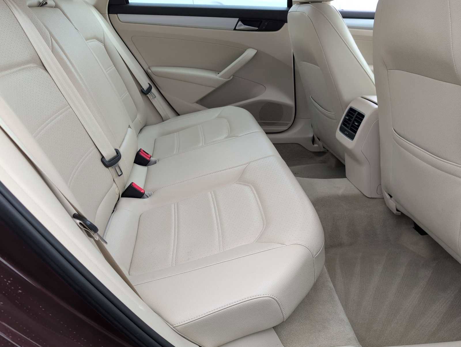 Used 2013 Volkswagen Passat 2.5 SE image 21