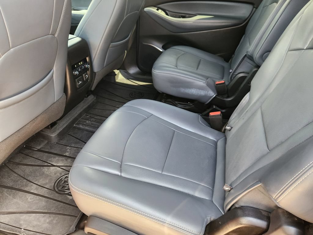 Used 2022 Buick Enclave Essence w/ Sport Touring Edition FWD image 28