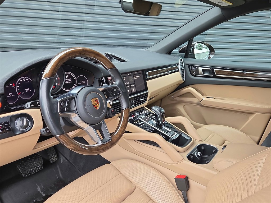 Used 2021 Porsche Cayenne Coupe image 4