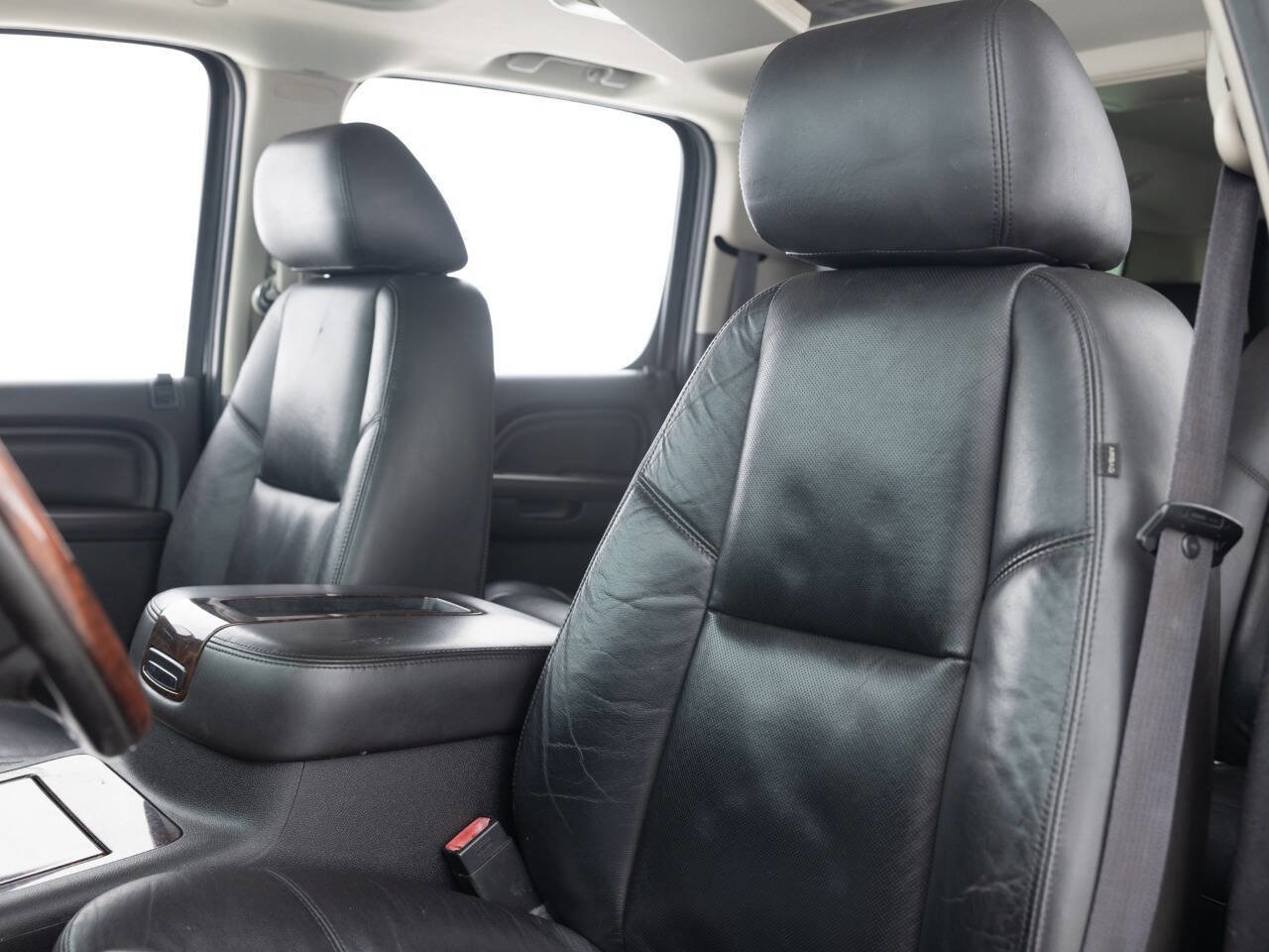 Used 2011 GMC Yukon XL Denali image 22