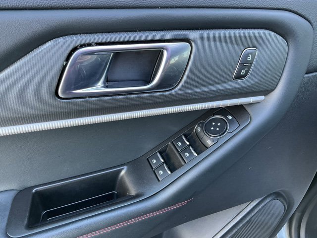 Used 2025 Ford Explorer ST-Line w/ ST-Line Street Pack image 17