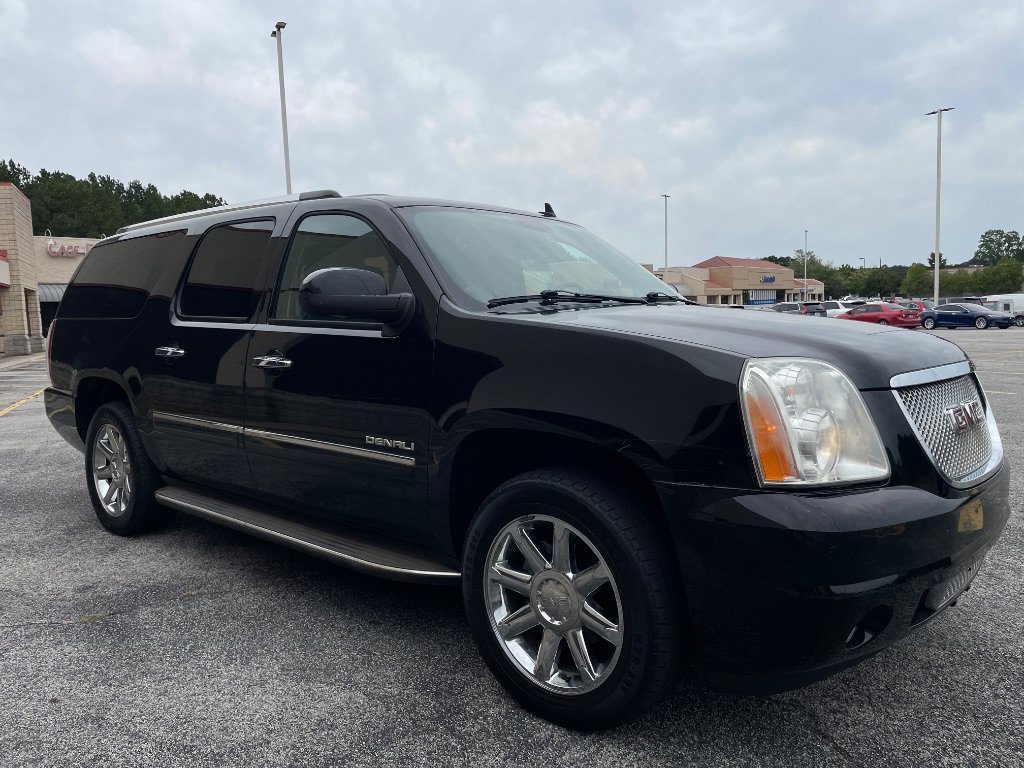 Used 2012 GMC Yukon XL Denali RWD image 6
