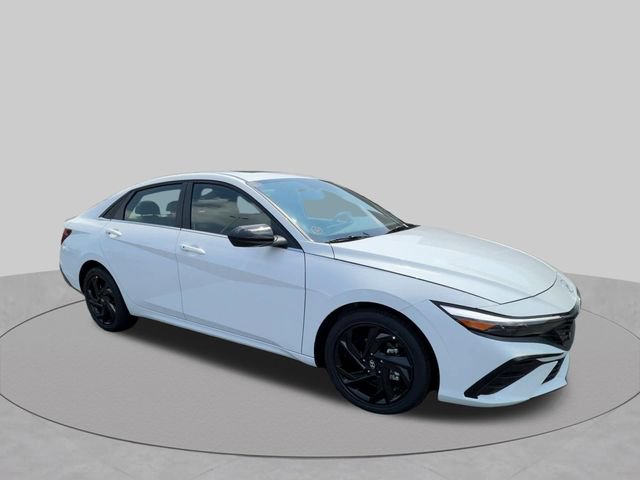 New 2026 Hyundai Elantra SEL Sport Premium FWD image 2