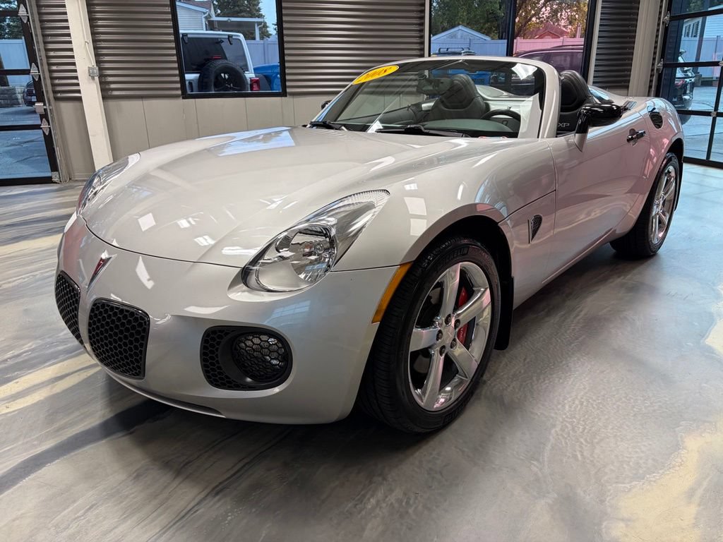 Used 2008 Pontiac Solstice GXP w/ Premium Package RWD image 3