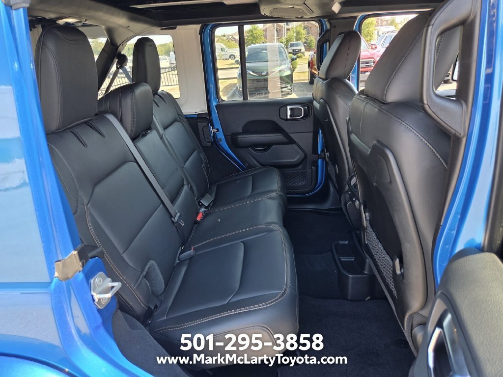 Used 2025 Jeep Wrangler Unlimited Sahara AWD/4WD image 14