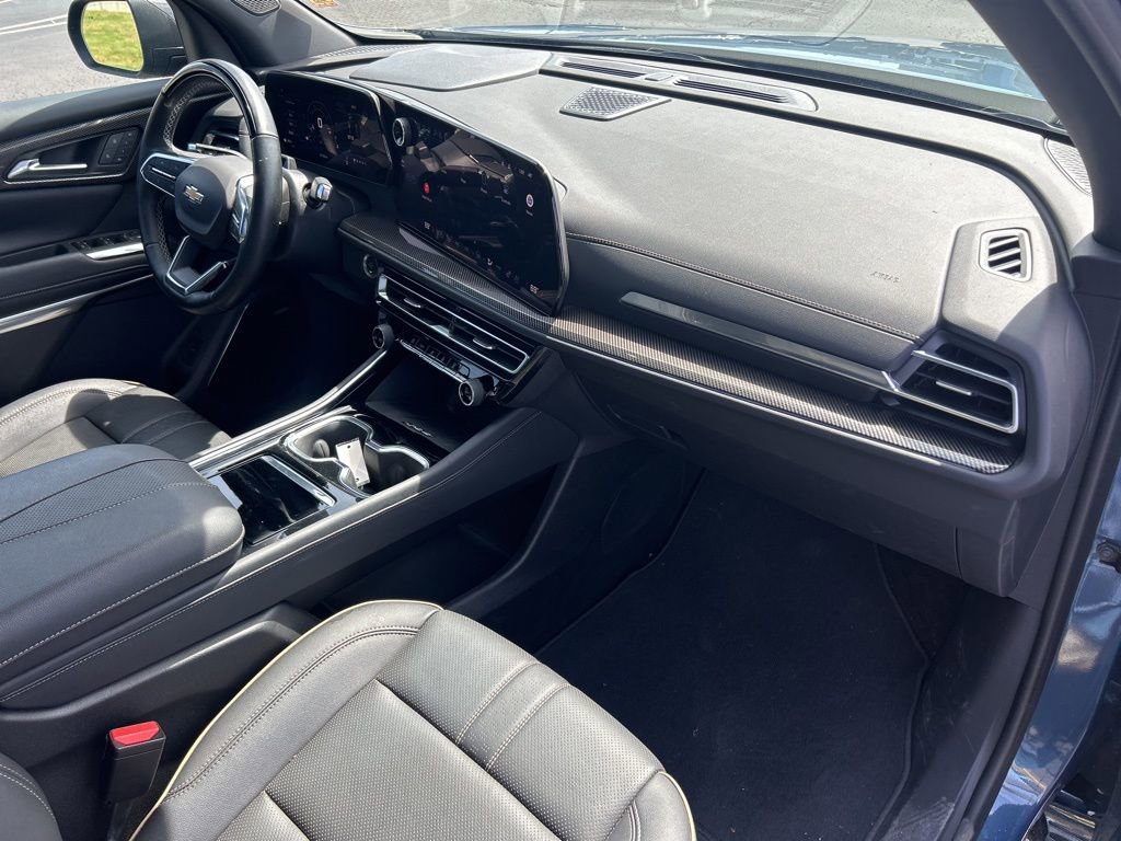 Used 2025 Chevrolet Traverse High Country image 45