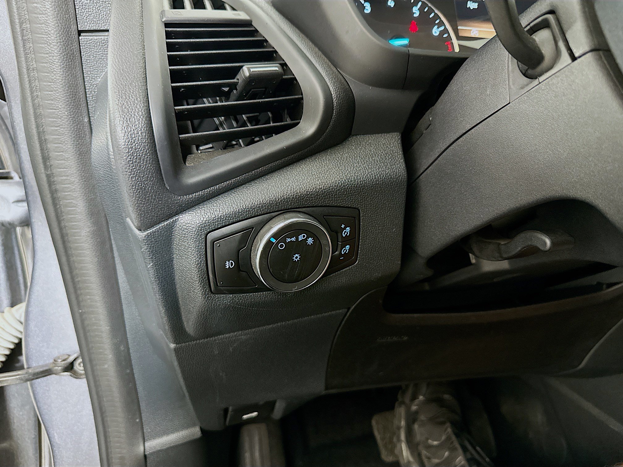 Used 2018 Ford EcoSport SE FWD image 16