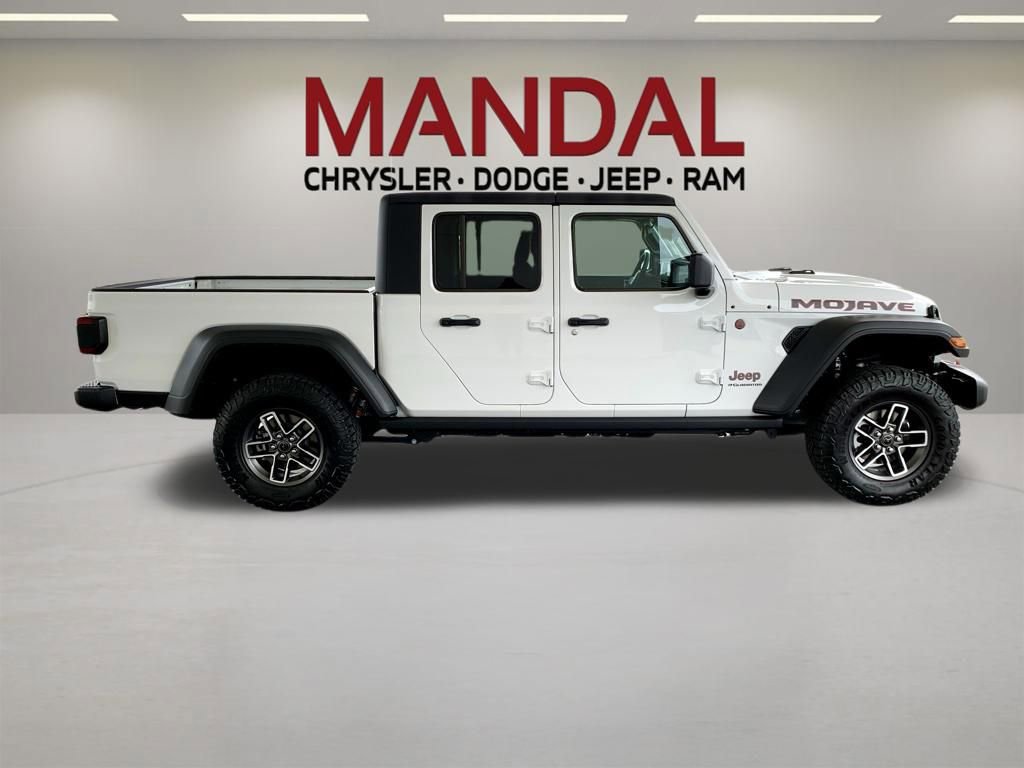 Used 2025 Jeep Gladiator Mojave AWD/4WD image 6
