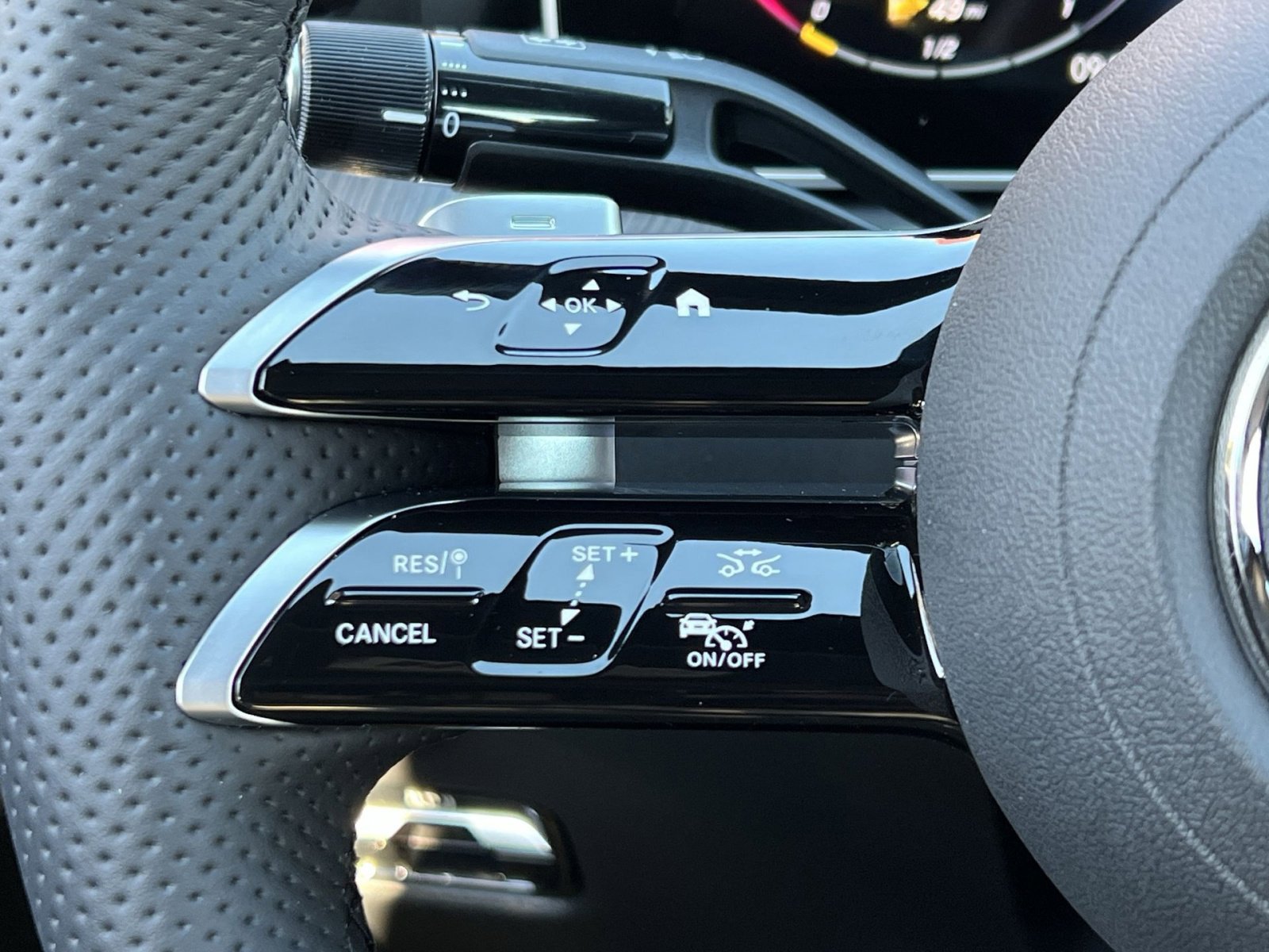 New 2026 Mercedes-Benz C 300 4MATIC Sedan image 30