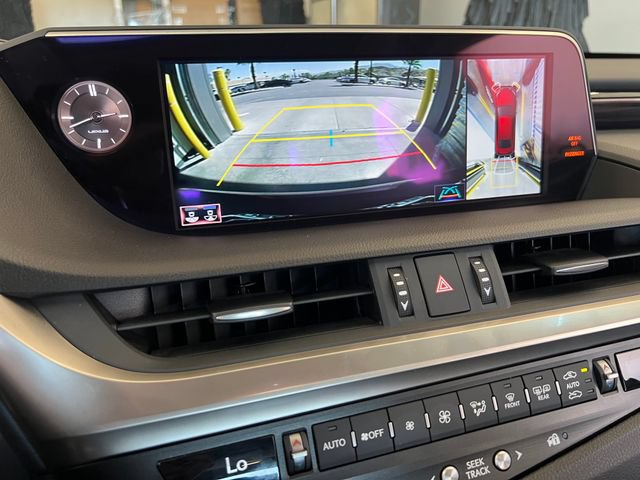 Used 2021 Lexus ES 300h w/ Accessory Package FWD image 32