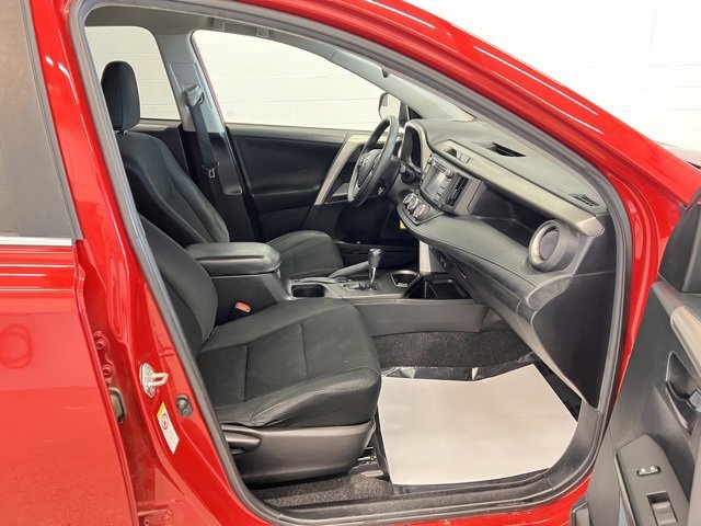Used 2016 Toyota RAV4 LE image 7