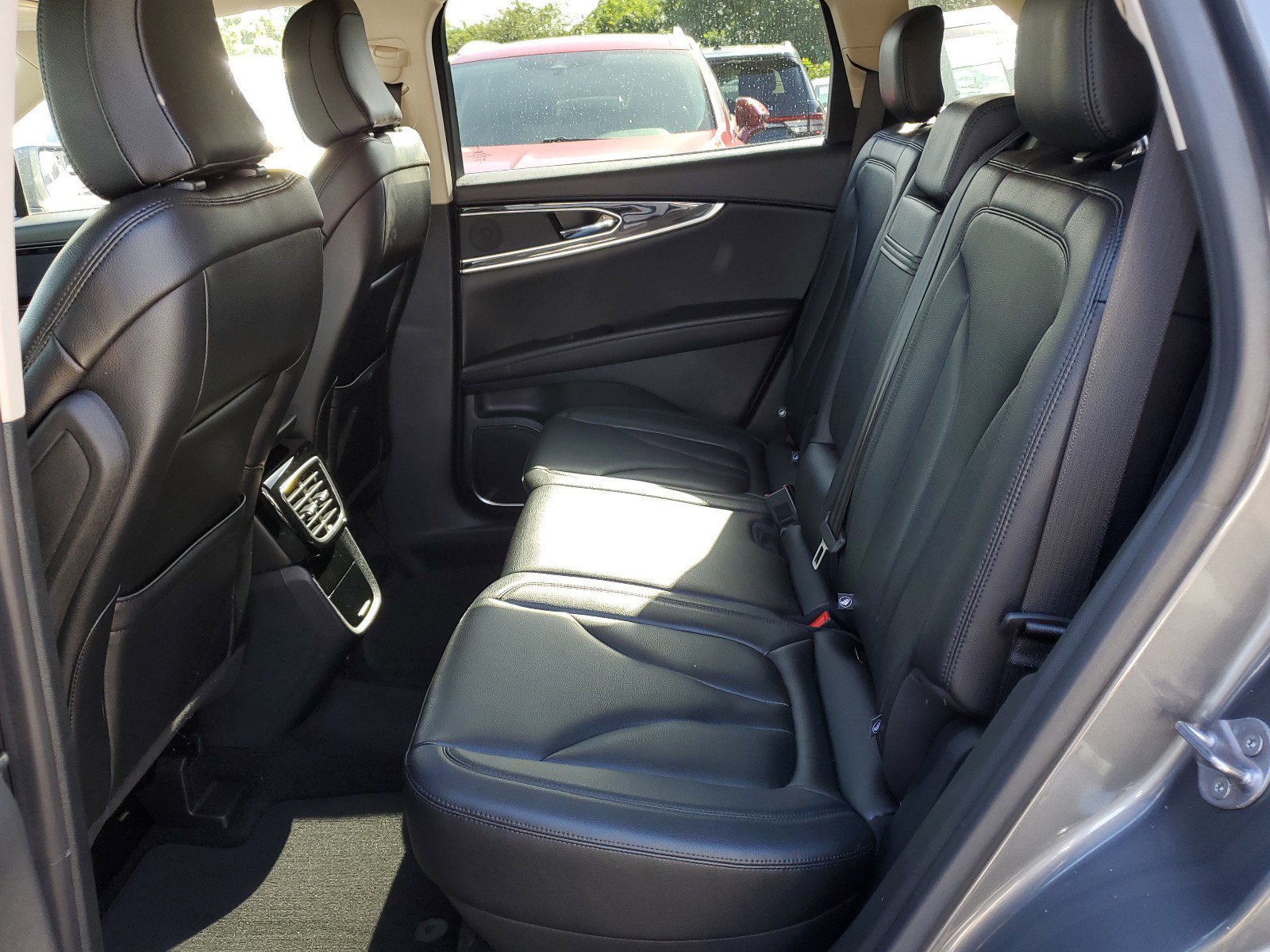 Used 2023 Lincoln Nautilus AWD image 11