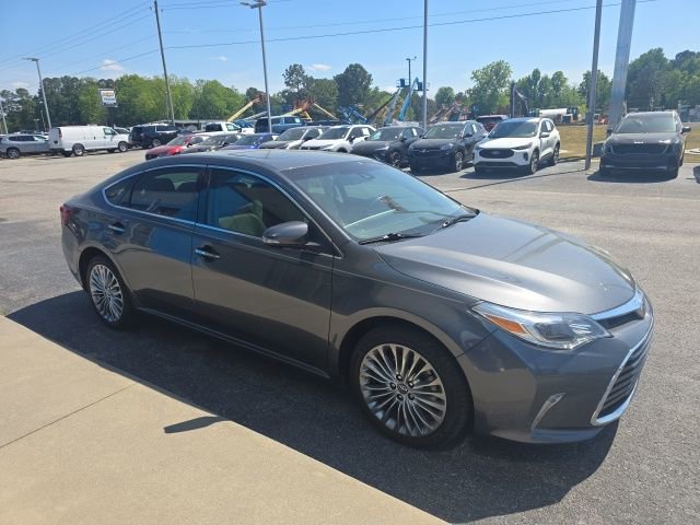 Used 2018 Toyota Avalon Limited FWD image 7