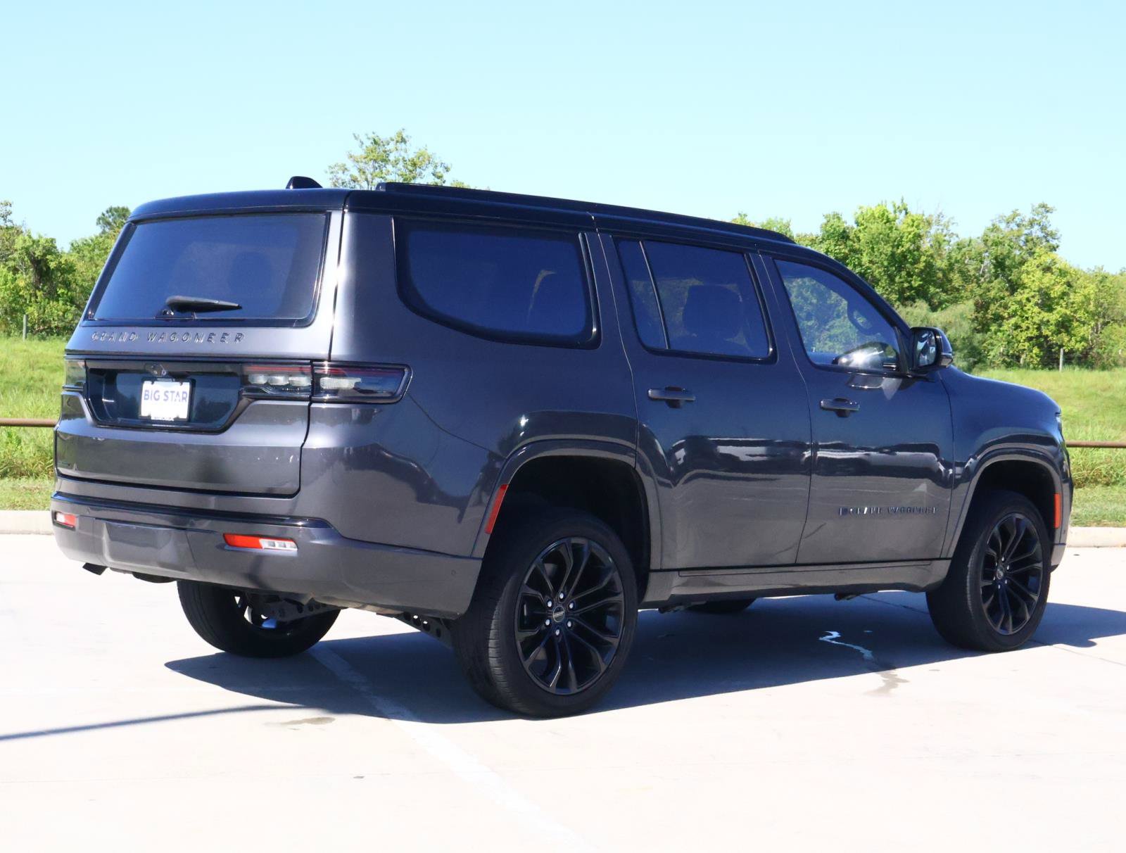 Used 2017 Jeep Cherokee Trailhawk AWD/4WD image 31