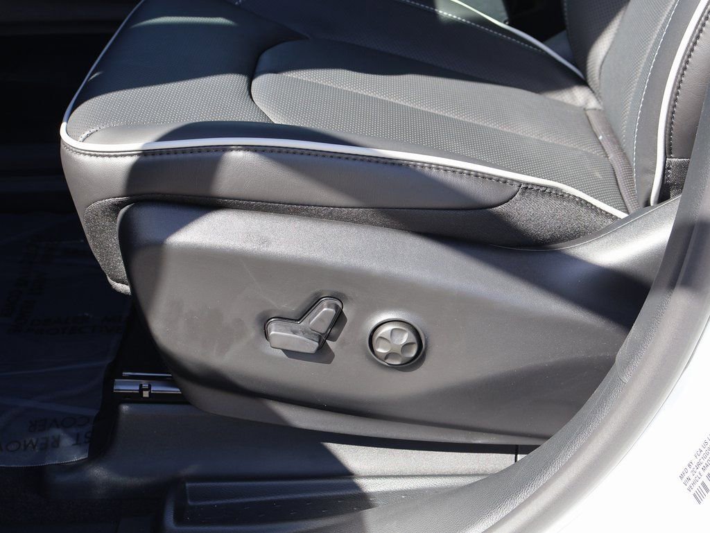 New 2026 Chrysler Pacifica Limited w/ S Appearance Package FWD image 23