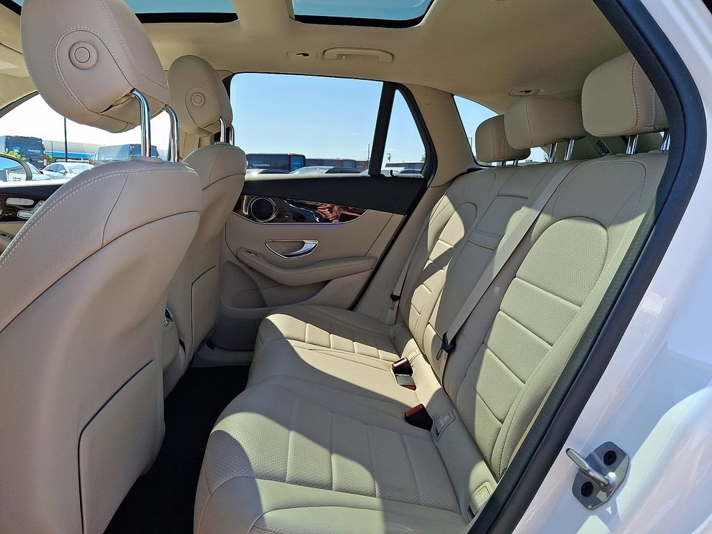 Used 2021 Mercedes-Benz GLC 300 4MATIC image 10