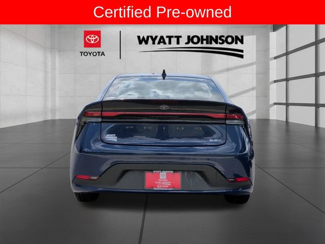 Certified 2025 Toyota Prius LE FWD image 4