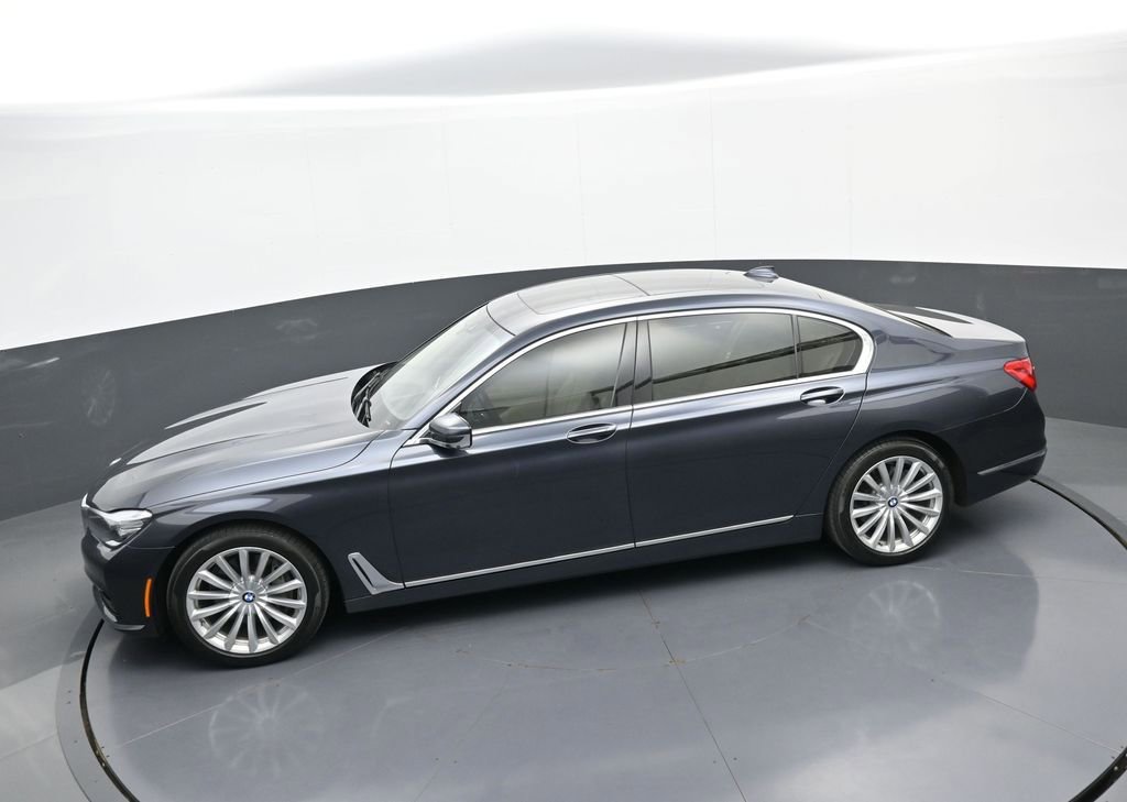 Used 2016 BMW 740i RWD image 33
