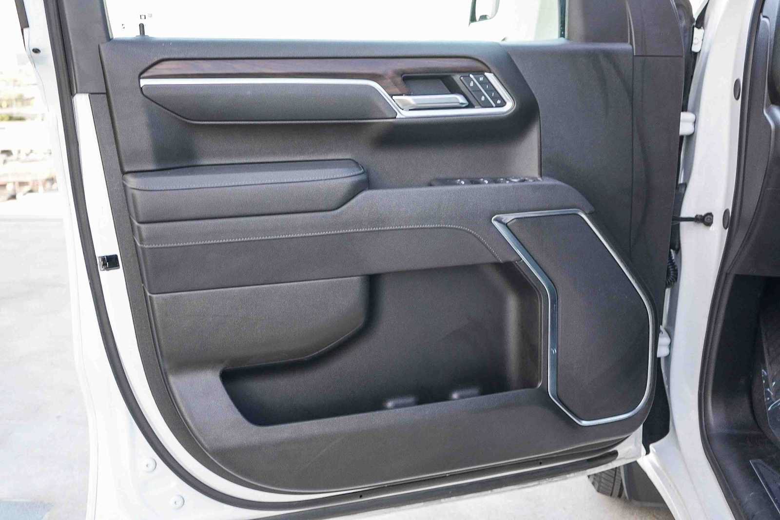 Used 2026 GMC Sierra 1500 SLT RWD image 21