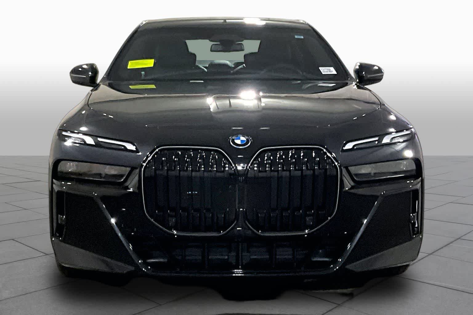 New 2026 BMW i7 xDrive60 AWD/4WD image 2