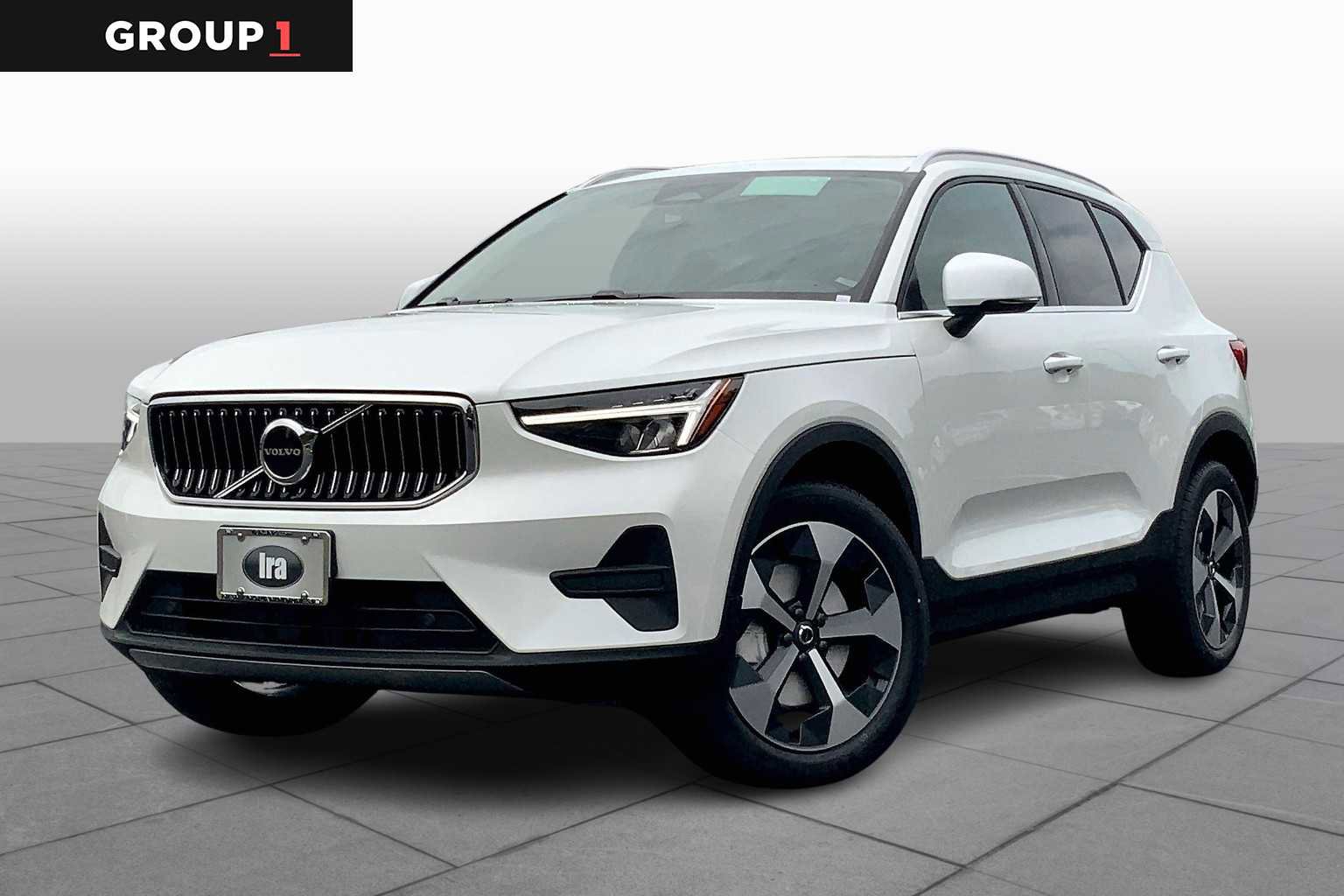 New 2025 Volvo XC40 B5 Core w/ Protection Package Premier video 1
