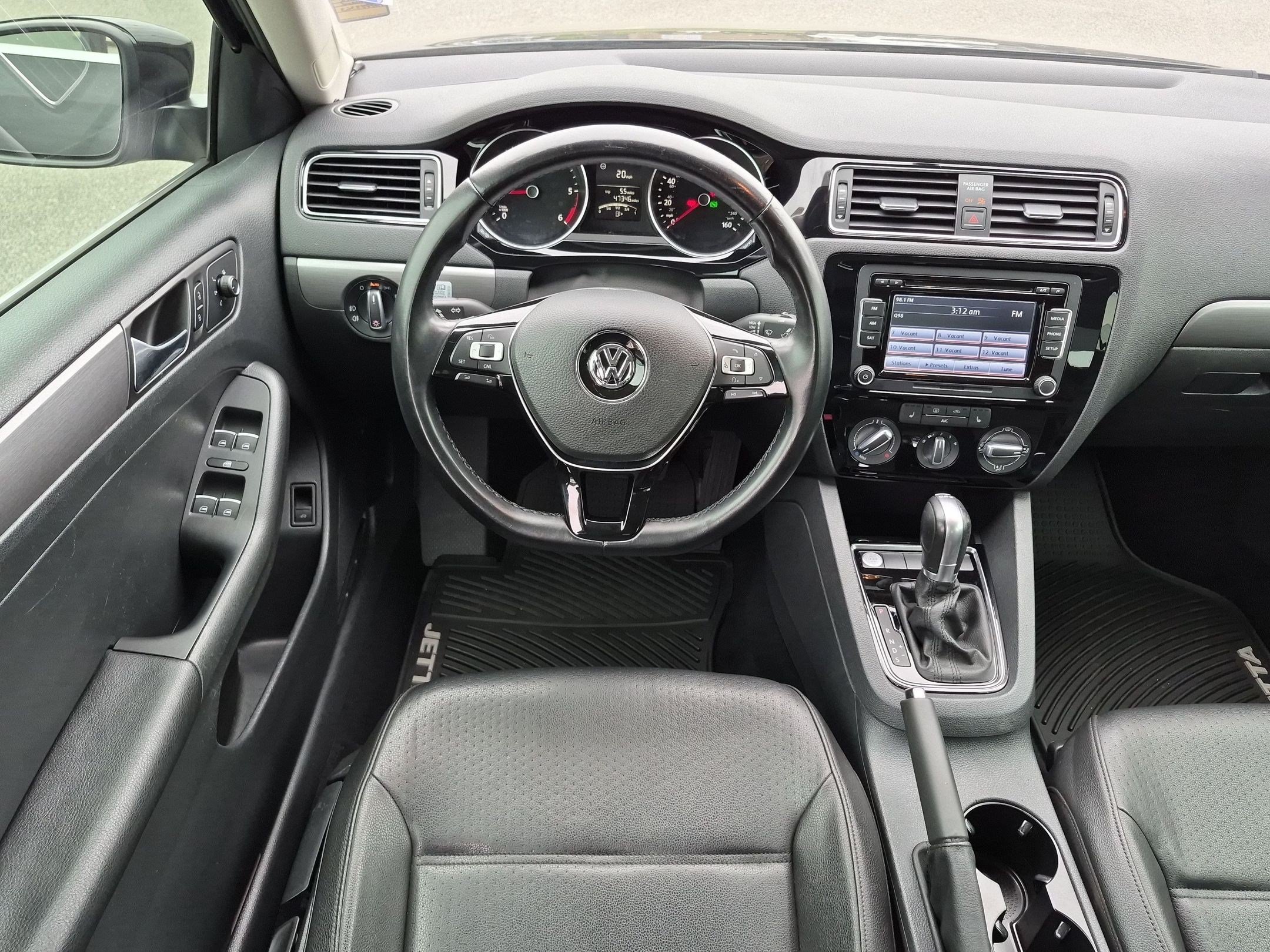 Used 2015 Volkswagen Jetta TDI SE FWD image 30