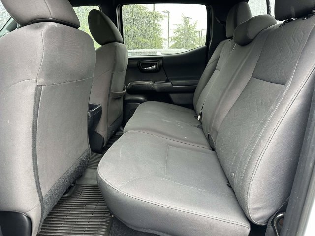 Used 2017 Toyota Tacoma TRD Sport w/ Tow Package AWD/4WD image 15