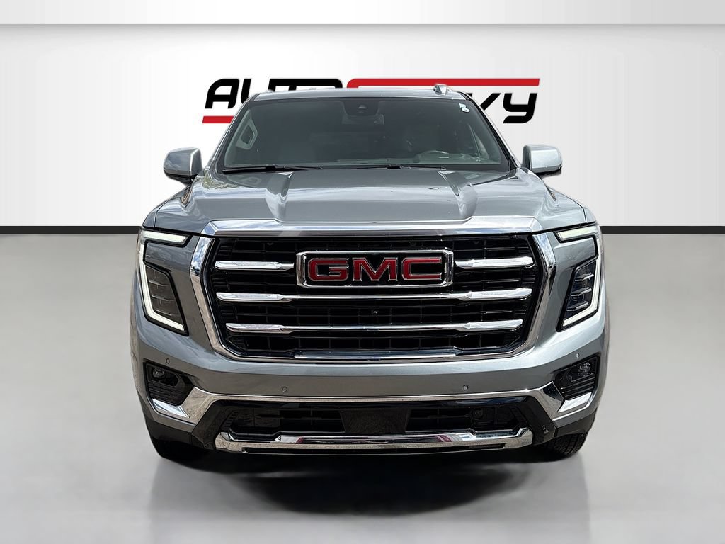 Used 2025 GMC Yukon Elevation AWD/4WD image 2