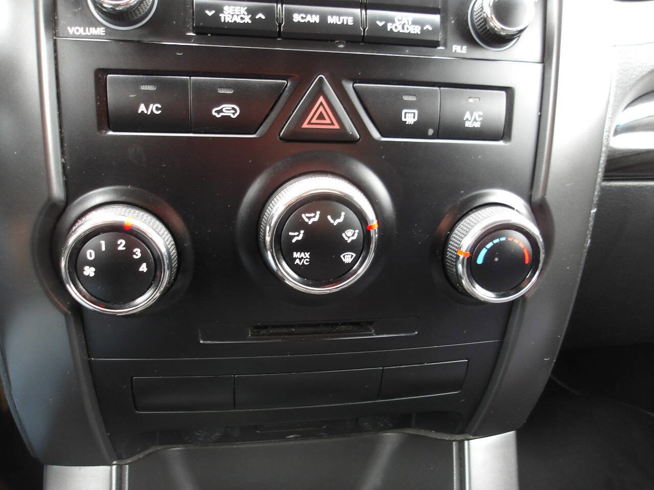 Used 2011 Kia Sorento LX FWD image 14