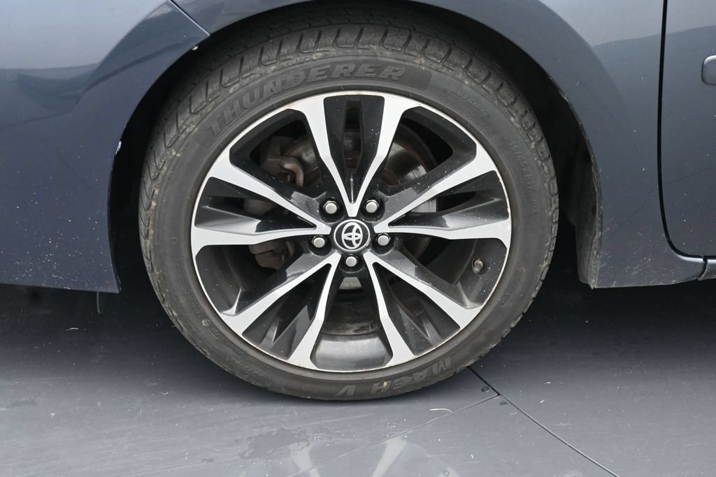 Used 2017 Toyota Corolla SE w/ Carpet Mat Package (TMS) FWD image 12