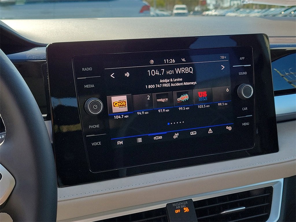 Certified 2025 Volkswagen Taos SE image 22