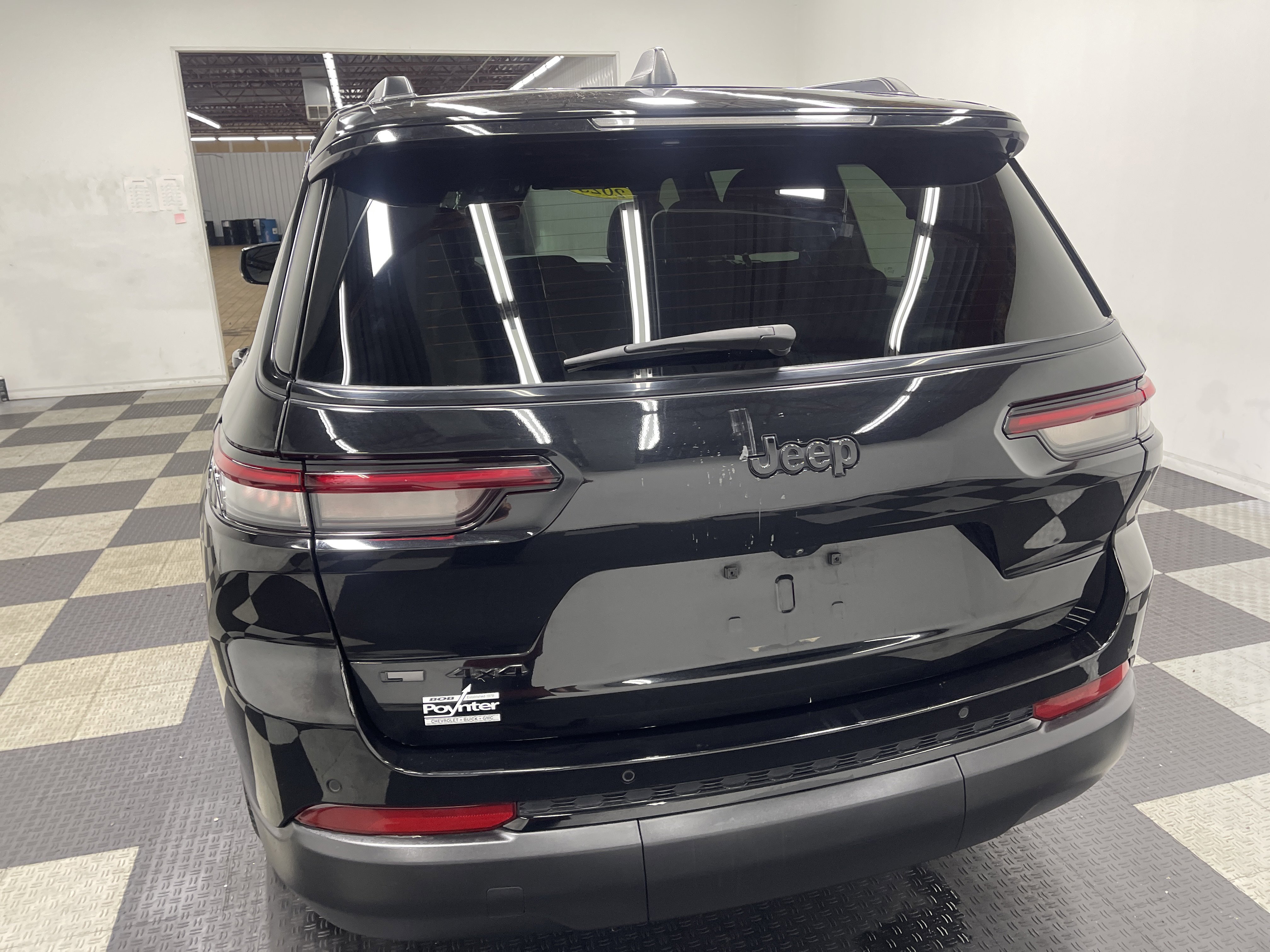 Used 2023 Jeep Grand Cherokee L Laredo AWD/4WD image 3