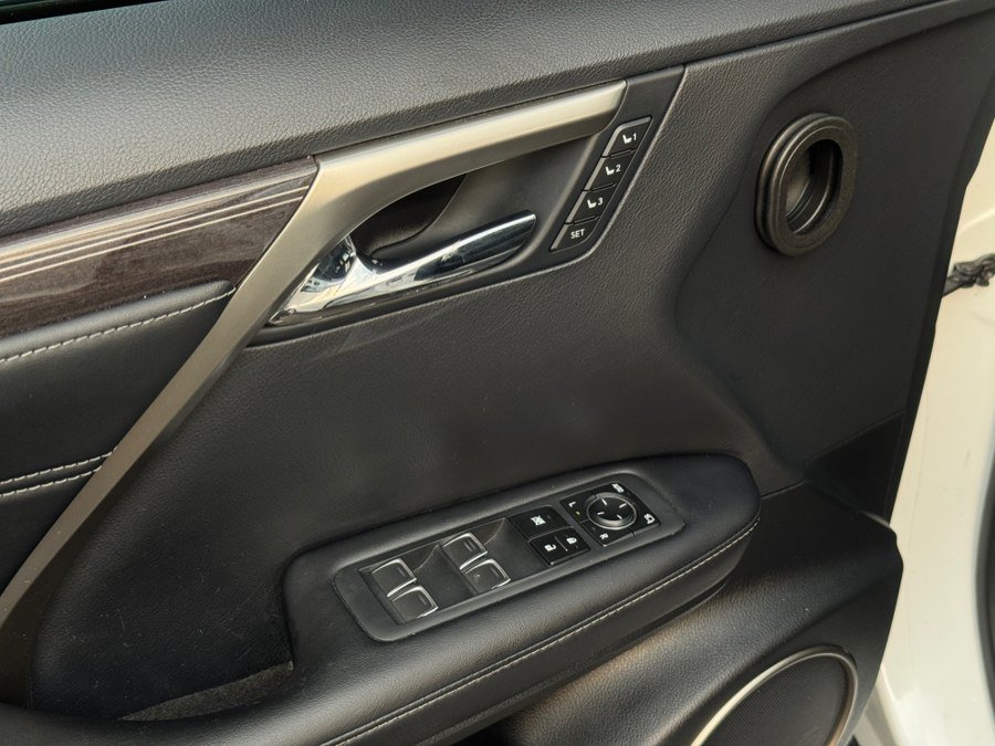 Used 2021 Lexus RX 350L AWD w/ Luxury Package image 16