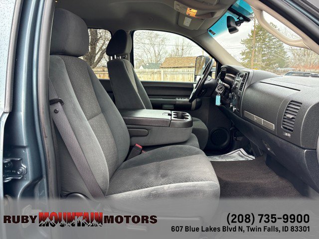 Used 2007 GMC Sierra 2500 SLE w/ Z71 Off-Road Package image 19
