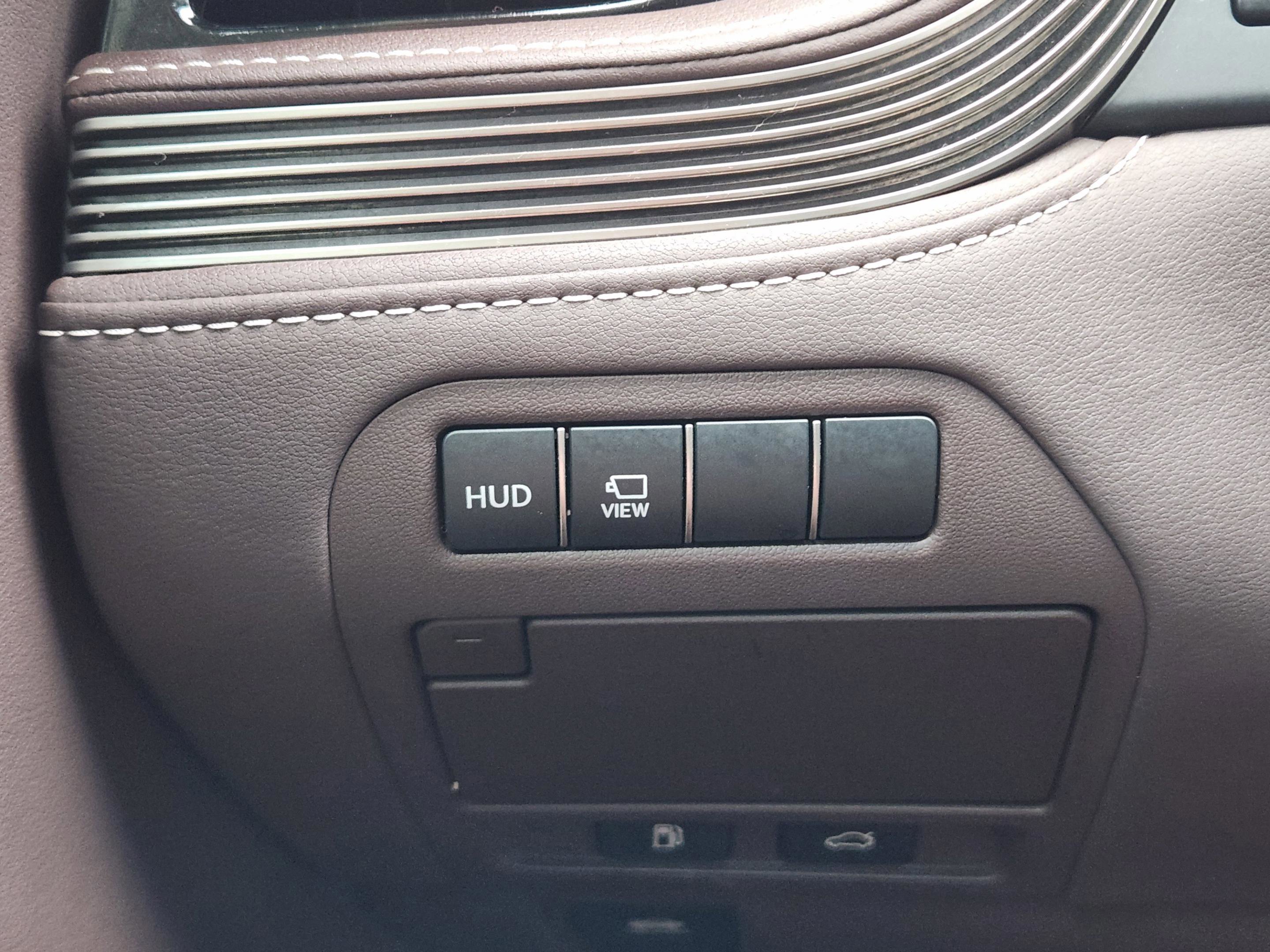 Used 2020 Lexus LS 500 w/ Interior Upgrade Package image 18