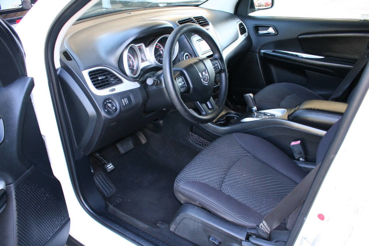 Used 2013 Dodge Journey SXT w/ Flexible Seating Group AWD/4WD image 10