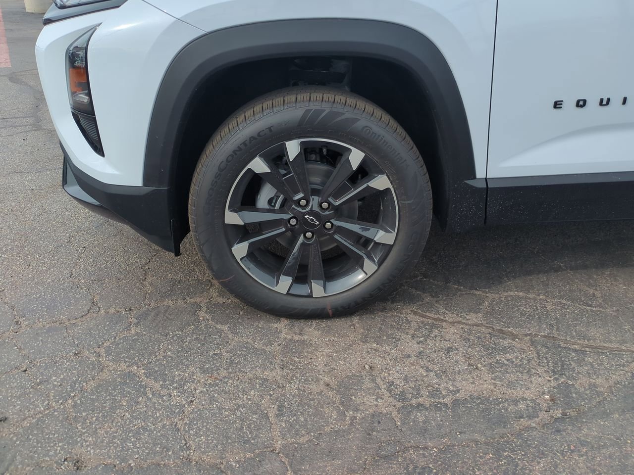 New 2026 Chevrolet Equinox RS w/ Convenience Package III FWD image 32
