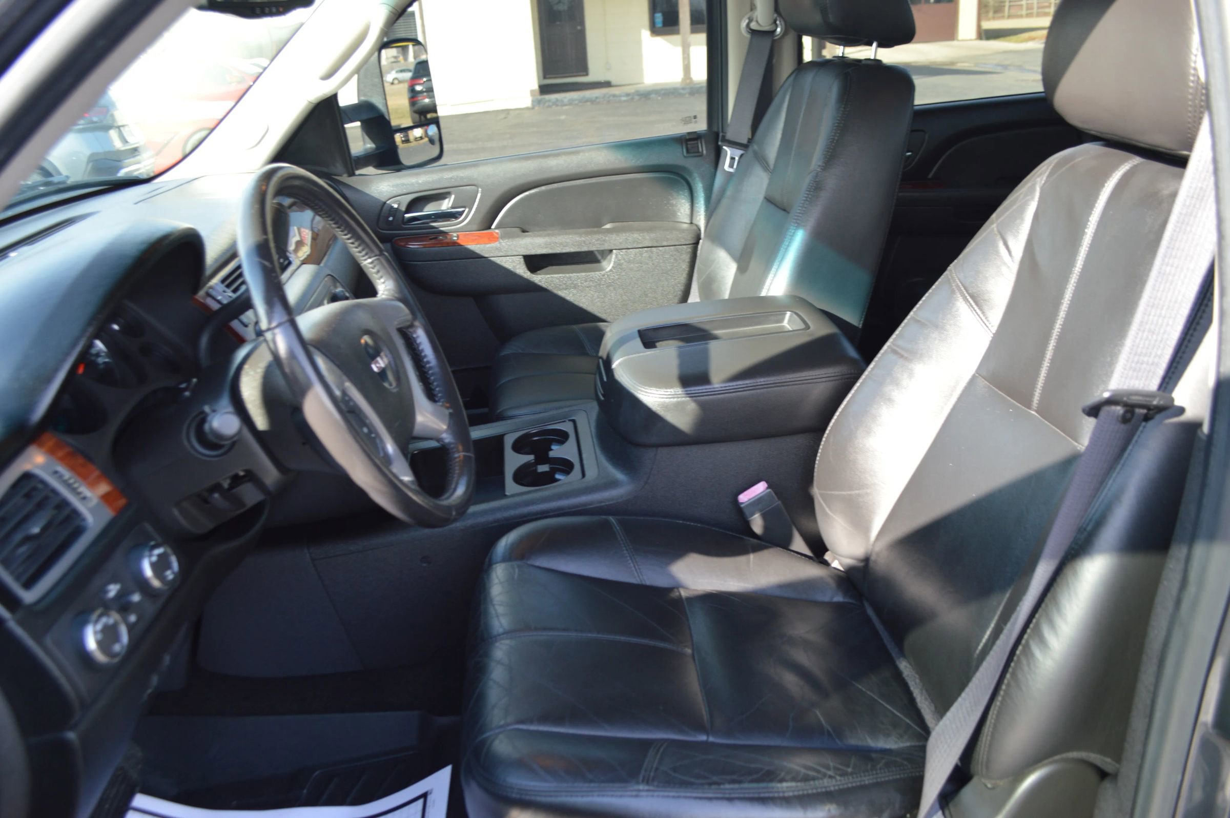 Used 2011 GMC Sierra 3500 SLT w/ SLT Convenience Package image 14