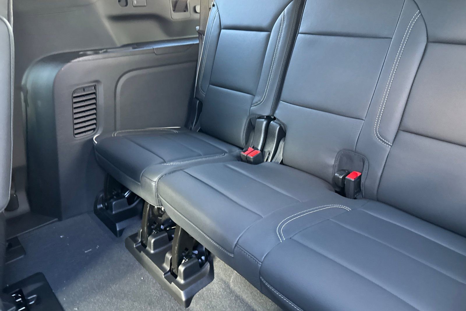 New 2026 Chevrolet Suburban Premier image 14