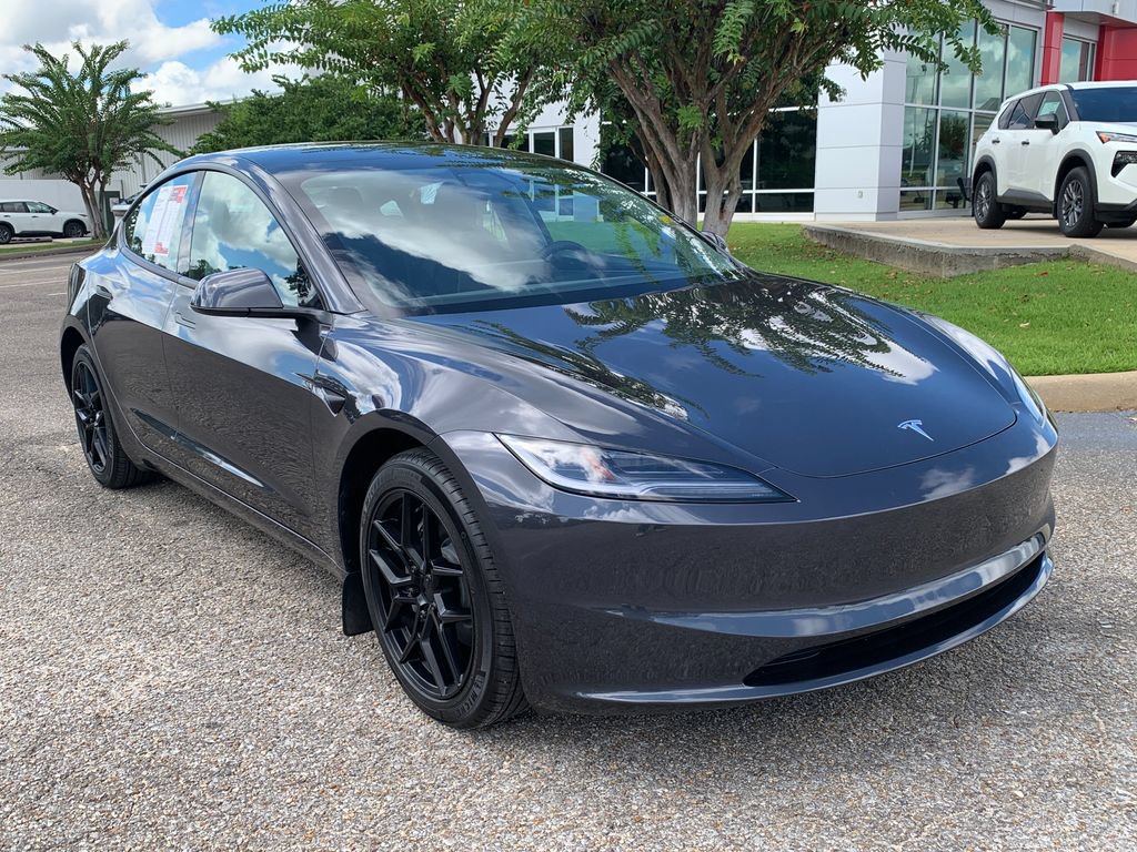 Used 2025 Tesla Model 3 Long Range RWD image 1