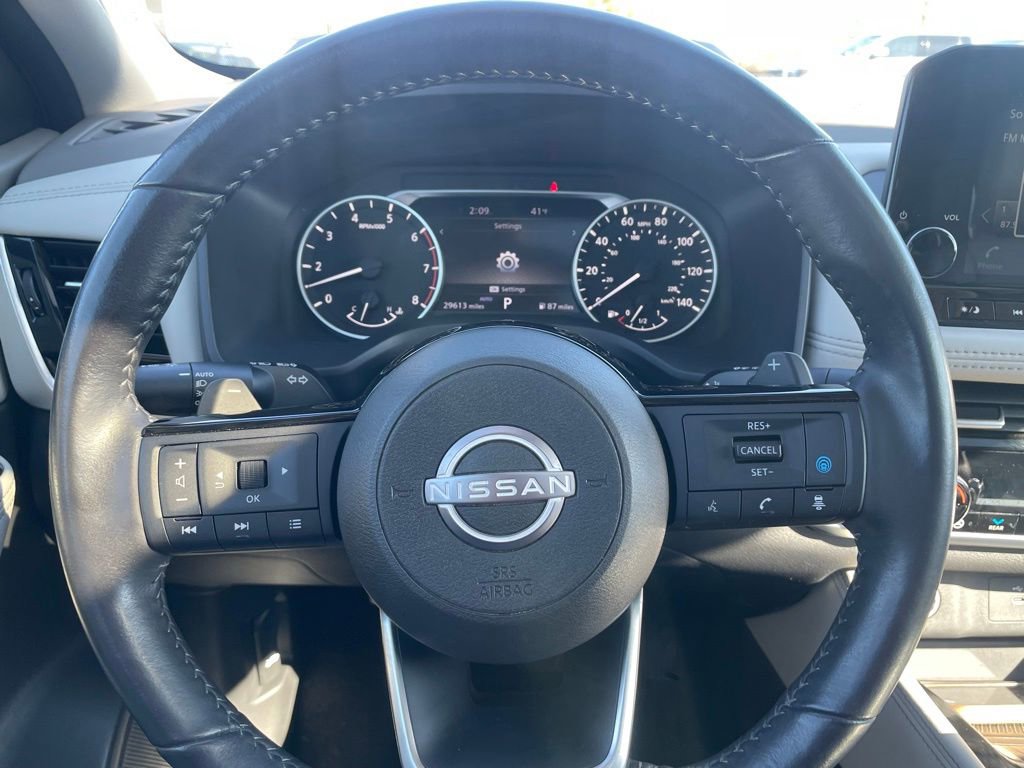 Used 2023 Nissan Rogue SL w/ SL Premium Package image 14