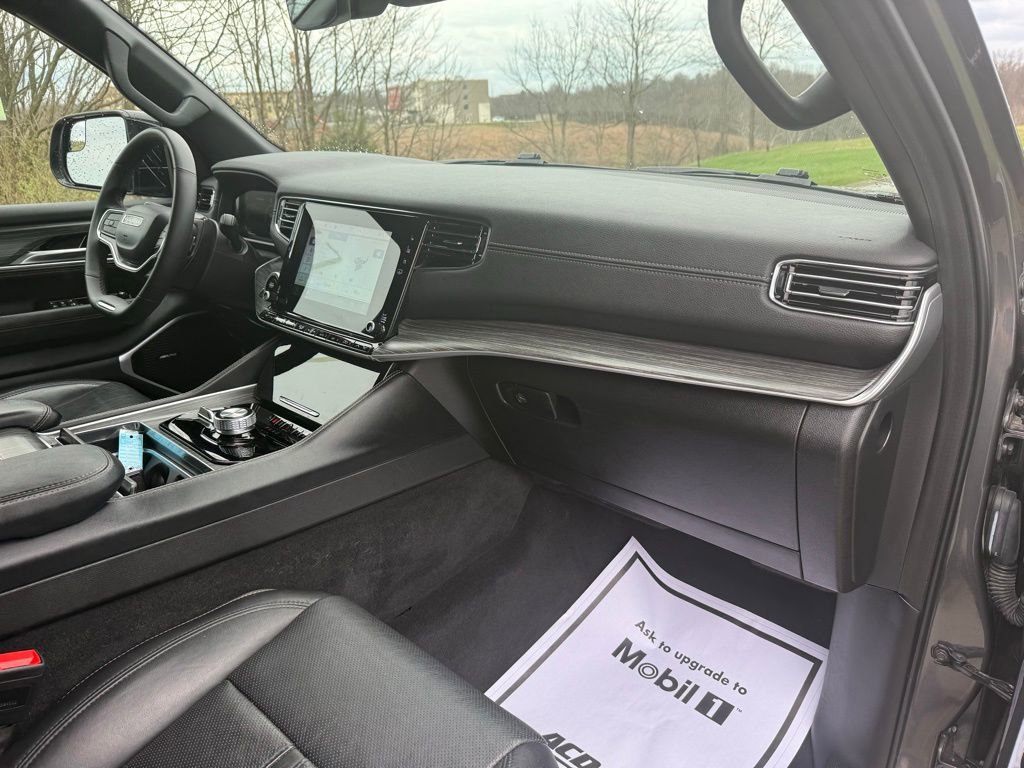 Used 2024 Jeep Wagoneer Series II w/ Flexible Seating Group image 26