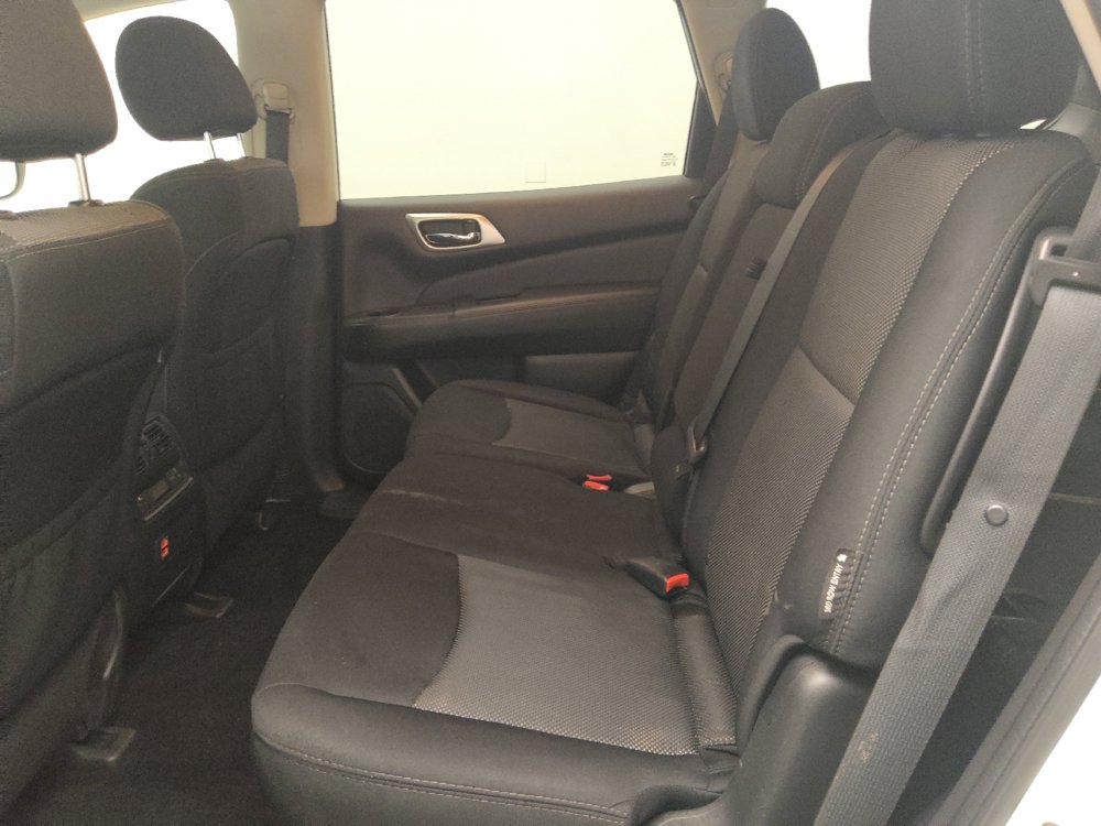 Used 2018 Nissan Pathfinder SV AWD/4WD image 18