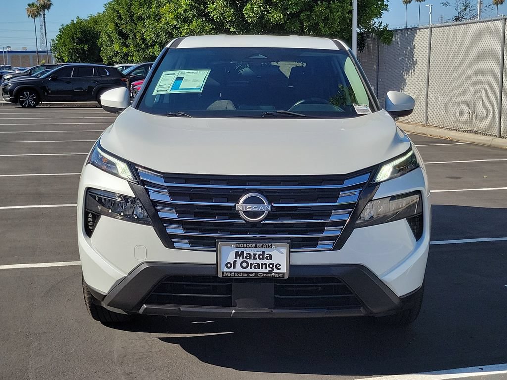 Used 2024 Nissan Rogue SV AWD/4WD image 29