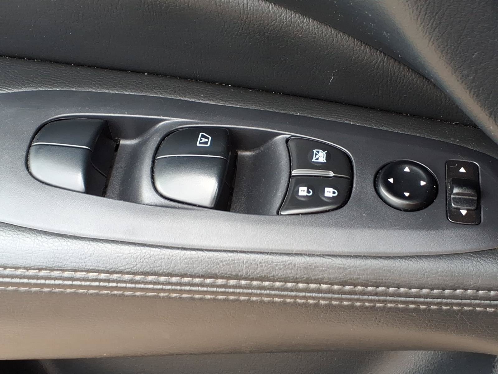 Used 2019 Nissan Pathfinder S AWD/4WD image 22