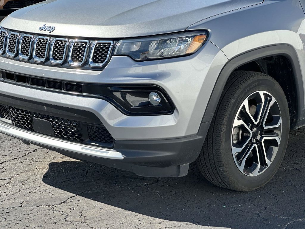 Used 2024 Jeep Compass Limited AWD/4WD image 8