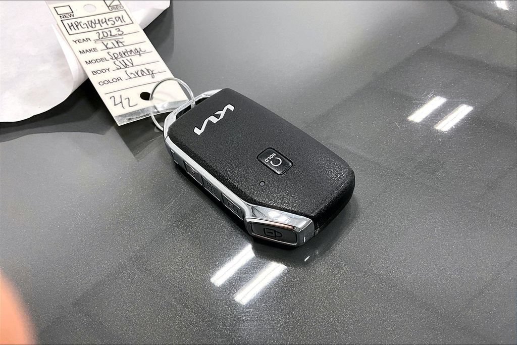 Used 2023 Kia Sportage SX FWD image 12