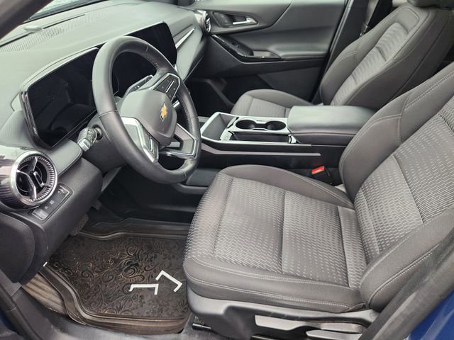Used 2025 Chevrolet Equinox LT w/ Safety and Technology Package image 8