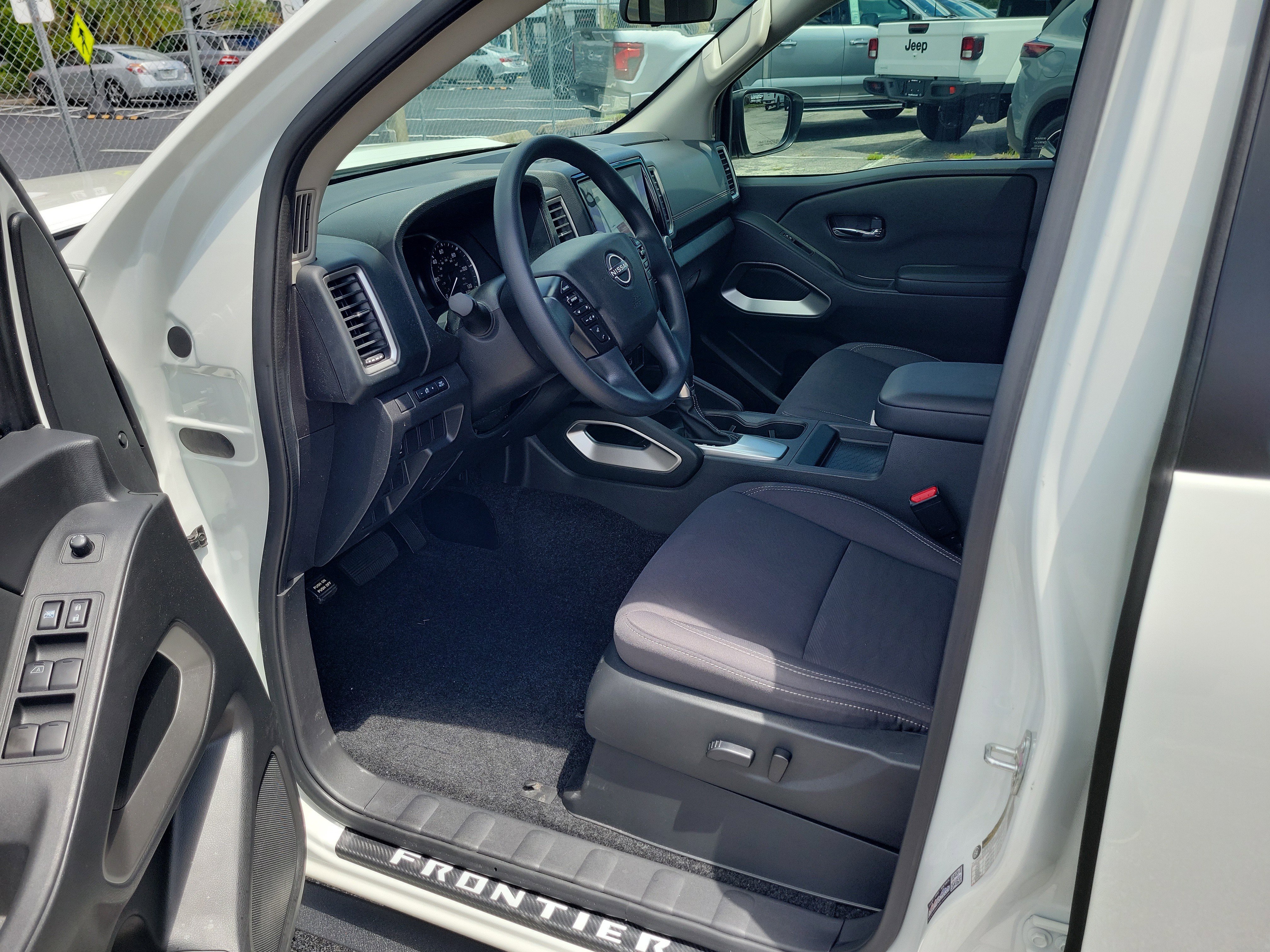 Certified 2024 Nissan Frontier SV w/ Technology Package RWD image 11