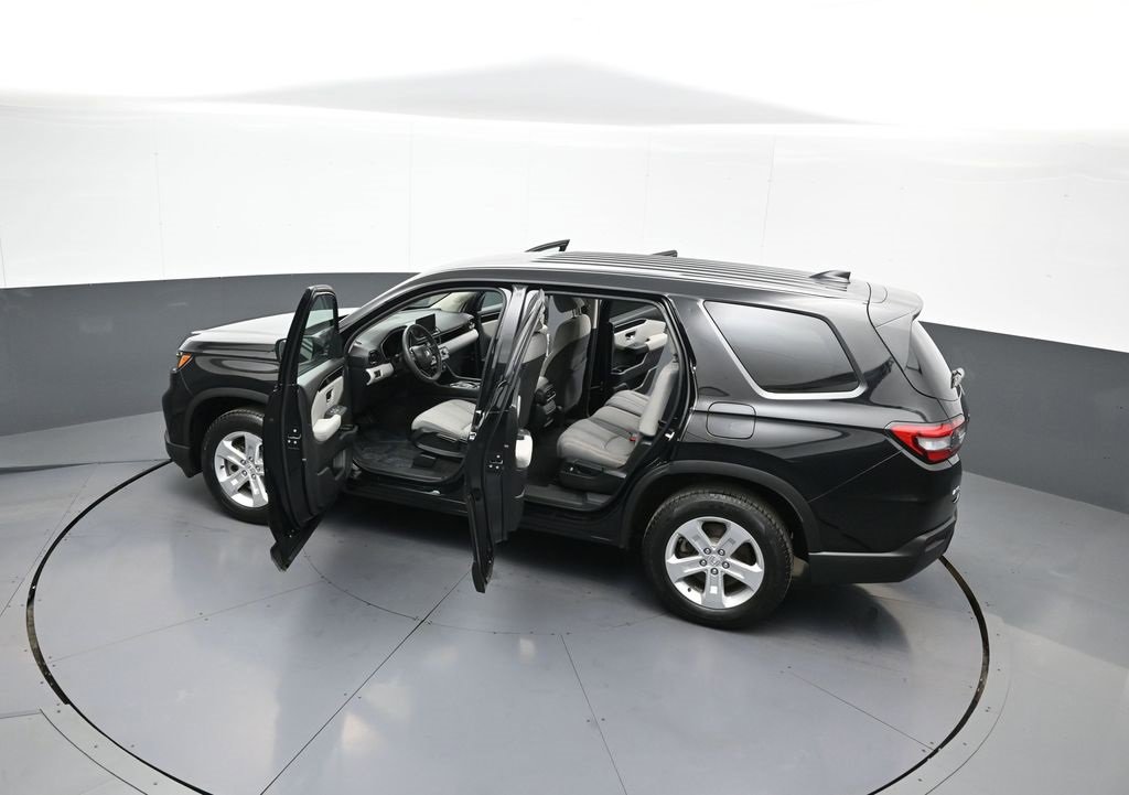 Used 2023 Honda Pilot LX image 44